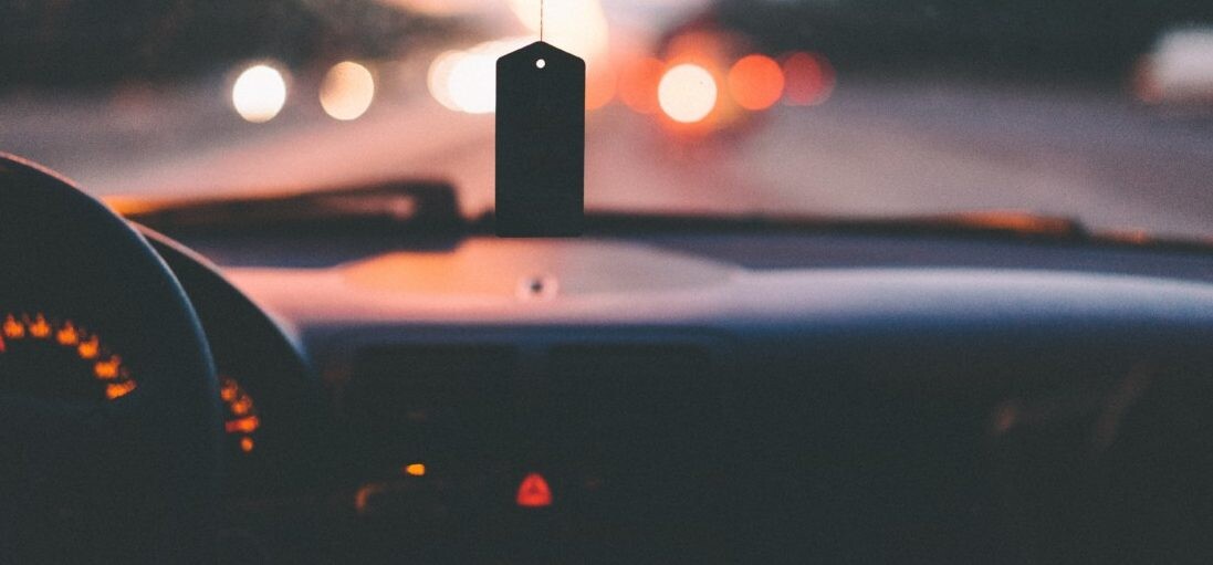 Videó: átment a piroson az Uber önvezető autója