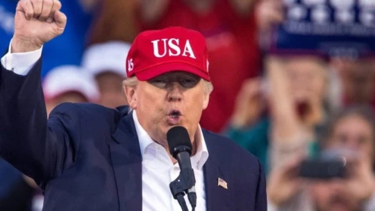 Trump kihagyhatja az elnökválasztást, hiába az 56 millió dollárnyi adomány