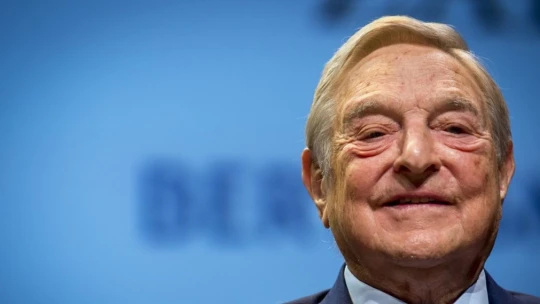 A médiába fektet Soros György