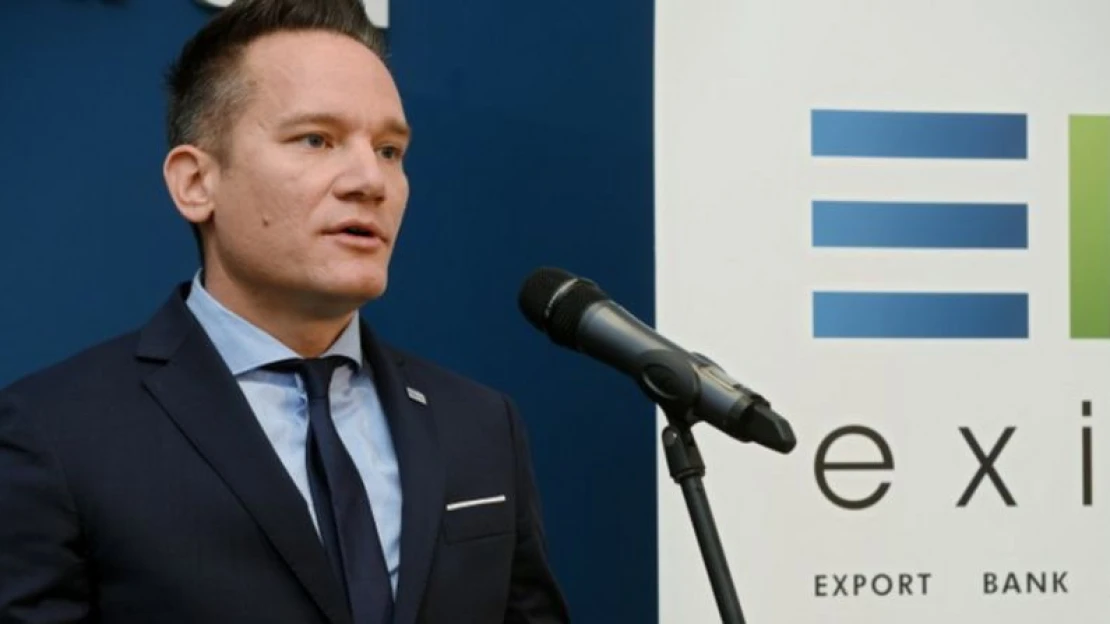 Bedobtak egy-egy ezrest, az állami bank meg hozzájuk vágott 16 milliárdot