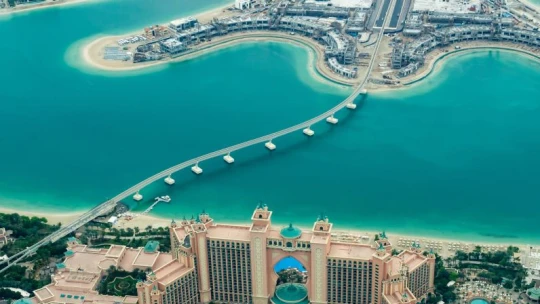 Miért menekülnek Dubajba a világ szupergazdagjai?