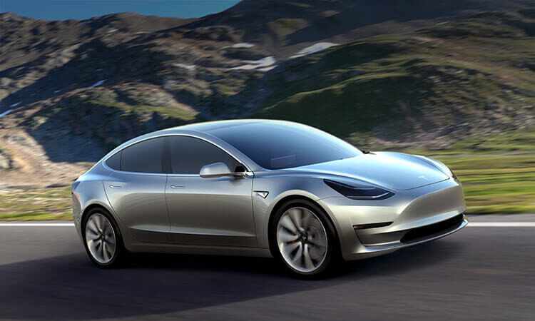 Elon Musk örülhet: februártól Európában is kapható lesz az „olcsó” Tesla