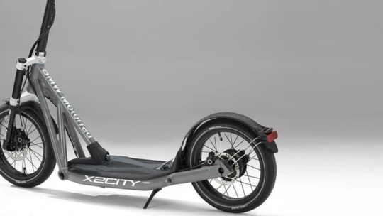 A BMW ezzel a gyönyörű villanyrollerrel hódítana a nagyvárosokban