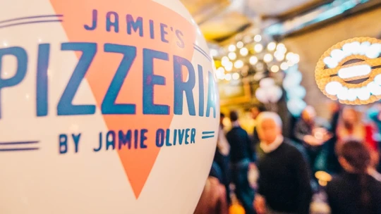 Jamie már a pesti oldalon is ellát pizzával