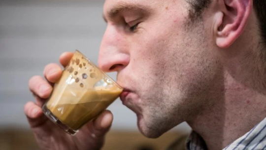 Nem szabad kioktatni azt sem, aki a kotyogóst issza – interjú a világ legjobb baristájával