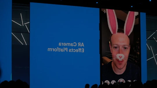 Kameraeffektekkel, virtuális valósággal és randival támad a Facebook