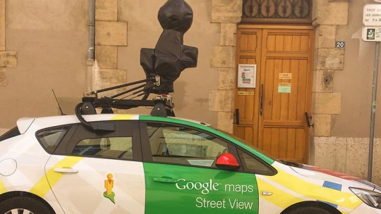 Elárasztják a kamerás Google-autók a magyar utakat, frissül a térképes alkalmazás utcanézete