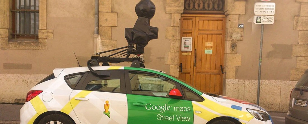 Elárasztják a kamerás Google-autók a magyar utakat, frissül a térképes alkalmazás utcanézete