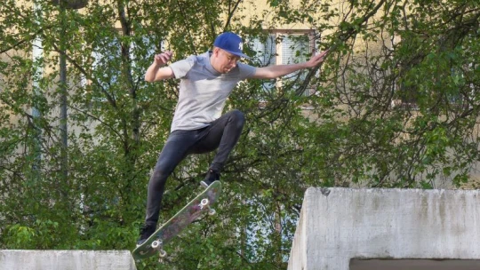 Hat példa a világból, ahol a lakók nem vártak a sportpályára, megcsinálták maguknak