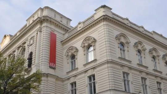 Az Index tulajdonosa is szerepet kap Mészáros szuperbankjában