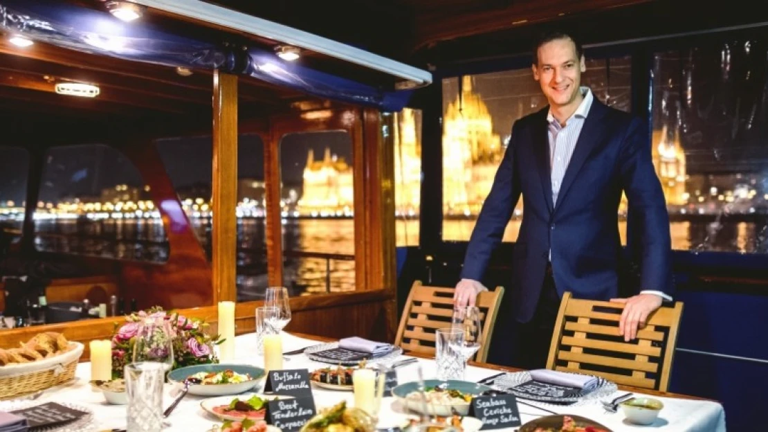 A magyart nem, de a luxus nyelvét érti Budapest új, különleges cateringes vállalkozója