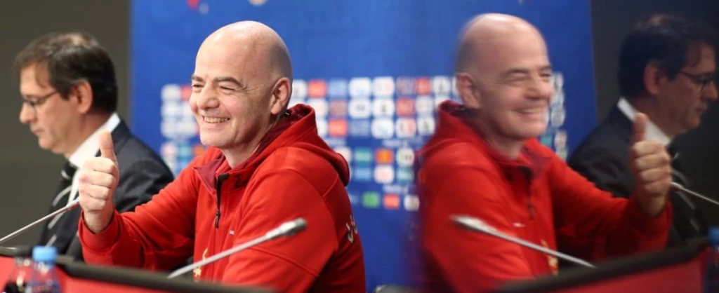 Gianni Infantino, a FIFA elnöke sajtótájékoztatót tart. Fotó: FIFA