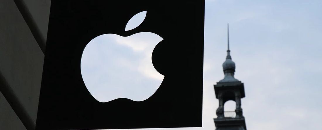 Bajban az Apple: 10 százalékkal visszavágja az új iPhone-ok gyártását