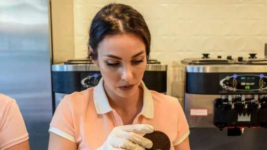 Oreós kürtőskaláccsal őrjíti meg a kaliforniaiakat a fotómodellből vállalkozóvá lett szegedi lány