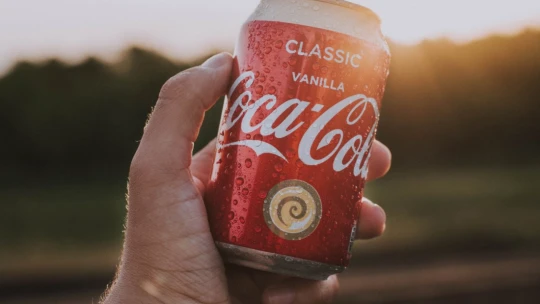 Ígéretet tett a Coca-Cola: annyi műanyagot gyűjtenek be és hasznosítanak újra, amennyit eladnak