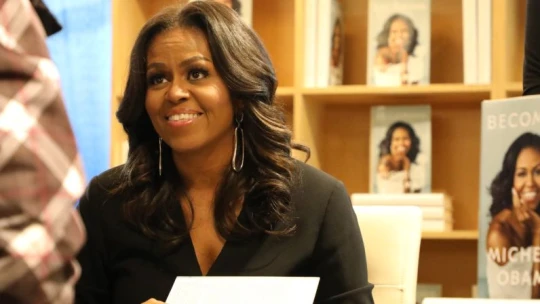 Rekordokat döntöget Michelle Obama új könyve