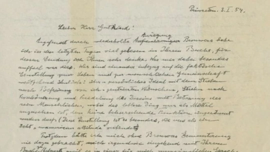 Közel hárommillió dollárt fizettek Albert Einstein Isten-leveléért egy aukción