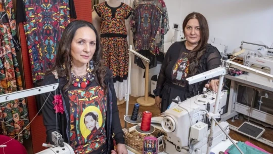 „Már kicsi koromban tudtam, hogy nagyon is sokat érek” –  Varga Erika, a Romani Design alapítója