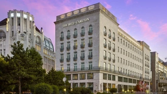 Budapestre küldi a karácsonyi luxust keresőket az amerikai Forbes