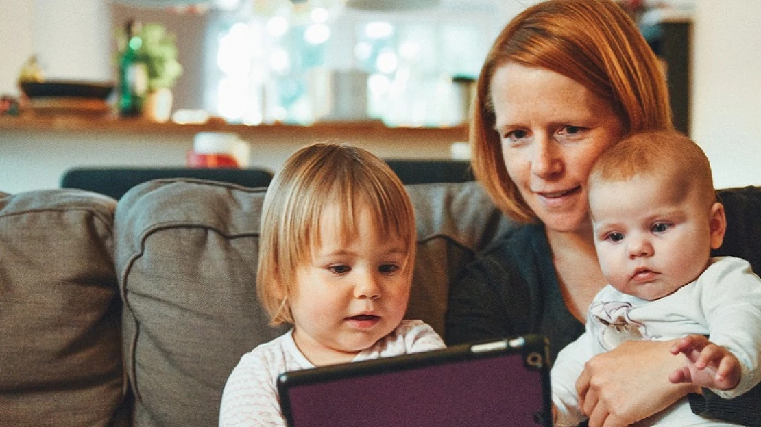 250 ezer forintos ösztöndíjjal szólítja meg a kismama startuppereket a Design Terminal