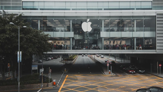 Kína beleszállt az Apple-be, a háttérben Hongkong áll
