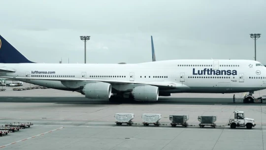 Őszi újraindulást és 10 ezer ember elbocsátását tervezi a Lufthansa