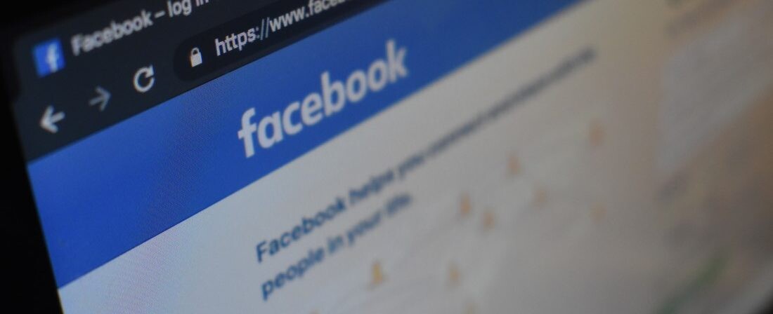 Koronavírus: betiltja a Facebook a gyógyulást ígérő hirdetéseket