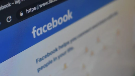 Koronavírus: betiltja a Facebook a gyógyulást ígérő hirdetéseket