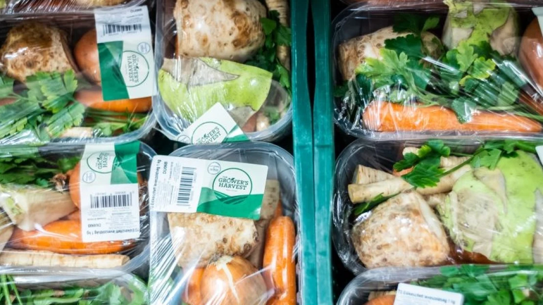 Megszabadulna a fóliázott zöldségektől és gyümölcsöktől a Tesco