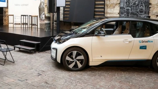 Új közösségi autómegosztó indul – Topmilliárdos hozza el Magyarországra a BMW carsharing szolgáltatóját