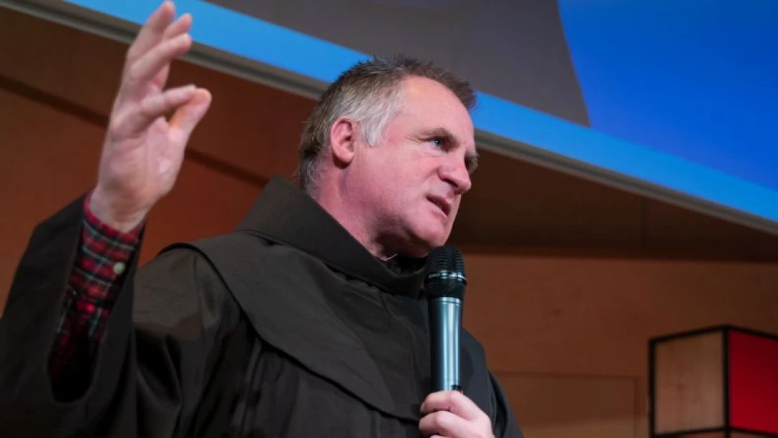 Böjte Csaba: a gyereket nem számolni, szeretni kell
