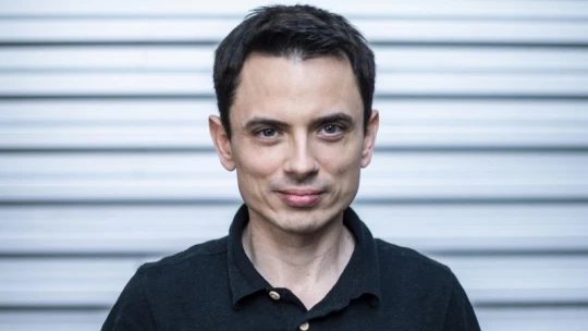 Fehér Gyula otthagyja az IBM-et, milliárdosokkal és ismert startuparcokkal indít befektetőcéget