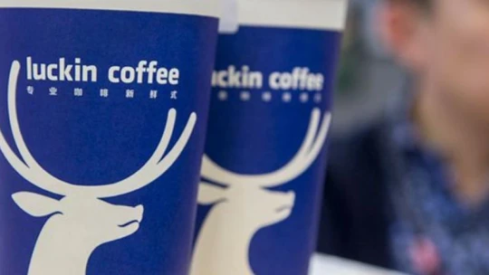Kínából kap kihívót a Starbucks: az alapítónak 20 hónap se kellett, már dollármilliárdos