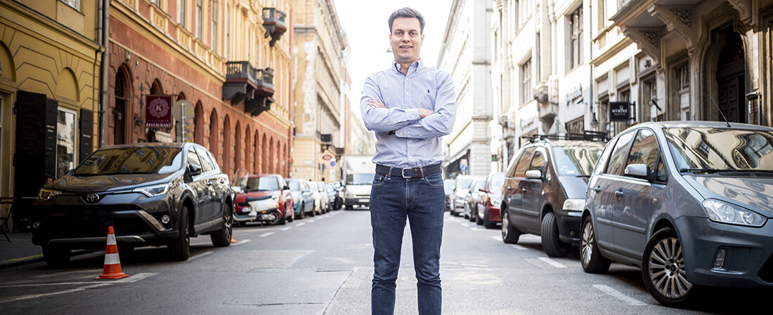 Egy magyar startup mutatja, hogyan kellene működnie a parkoló-biznisznek. Töltést is adnak