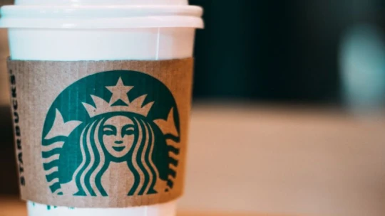 Három új kávézót nyit a Starbucks, a karácsonyi nagybevásárlást intézőkre is rárepülnek