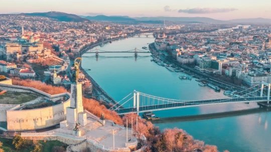 Ismét történelmi rekordot döntött a budapesti vendégéjszakák száma