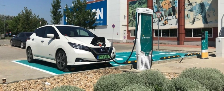 Hamarosan fizetős lesz az elektromos töltés