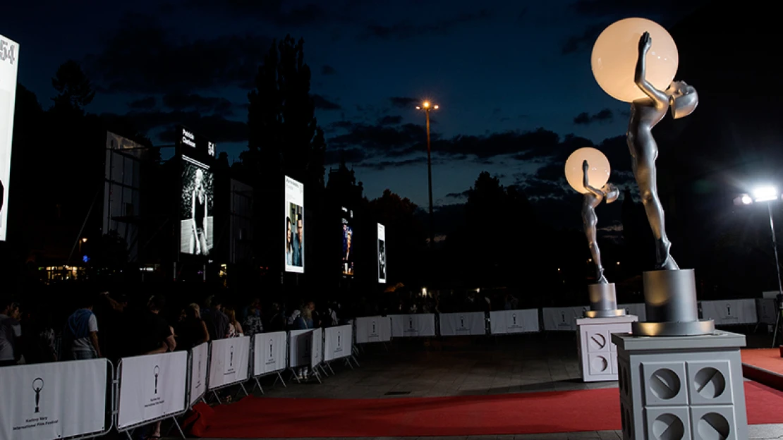 Cannes, Berlin, Velence? Ugyan már, Karlovy Vary a filmfesztiválok titkos gyöngyszeme, ahová neked is lehet belépőd