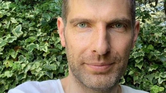 A rejtélyes orosz milliomos, aki miatt mindenki öreggé változtatta magát a közösség médiában