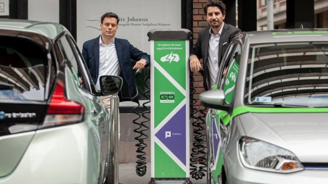 Itt vannak Budapest új töltőpontjai, örülhetnek az elektromos autók tulajdonosai