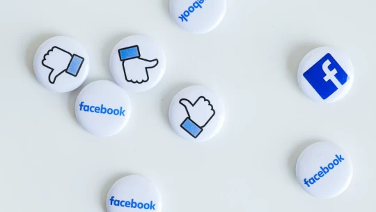 Viszlát, lájkcunami – megszűnik a Facebook legmérgezőbbnek titulált funkciója
