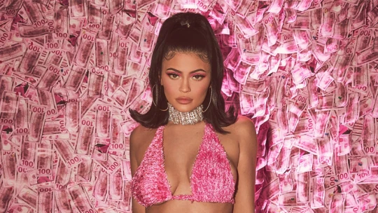 Új szintre lép Kylie Jenner birodalma: jön a Kylie Museum?