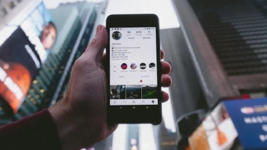 Nem lehet többé leskelődni az ismerőseink lájkjai után Instagramon