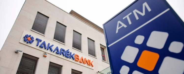 Új bank jön létre, az ötödik legnagyobb lesz, egy hétig ki sem nyit az átállás miatt