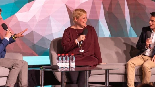 Ashton Kutcher hívott, szinte csak engem ismert – Pistyur Vera és Fehér Gyula a Forbes Flow színpadán