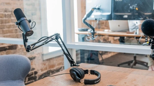 Így neveld a podcastodat – újabb ingyenes kiadvány érkezett a Neumann Társaságtól