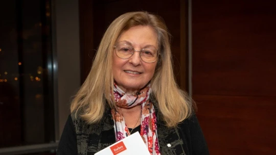 Kamaszlányként menekült el ’56-ban, kiadót épített Kanadában, most Sorosról írt könyvet Anna Porter