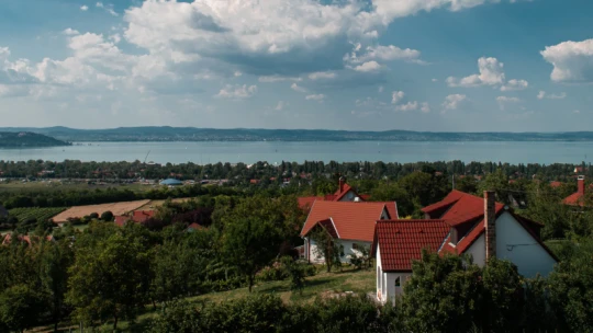 Lenyomta a vidéki ingatlanpiac a pestit, Budapesten nagyon mást akarnak a vevők és az eladók