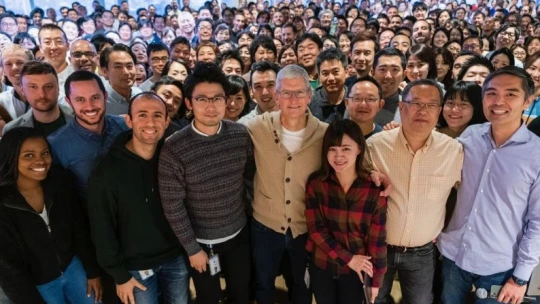 Az Apple fejese szerint semmi baj a monopóliumokkal, csak ne szemétkedjenek