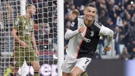 Bomba üzlet: különös piacon terjeszkedik tovább Cristiano Ronaldo